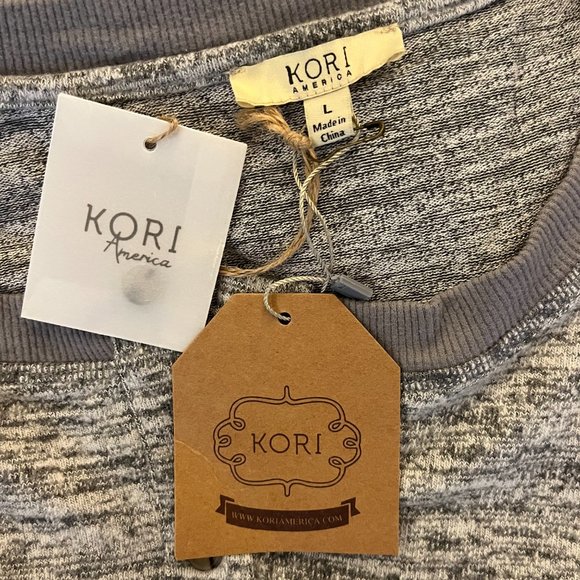 NWT Henley Style Shirt with Embroidered Sleeves - Picture 4 of 5